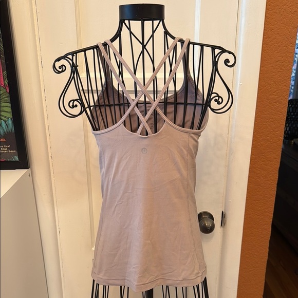 Lululemon Free To Be Tank *Nulu-Sz 4 - Picture 1 of 4